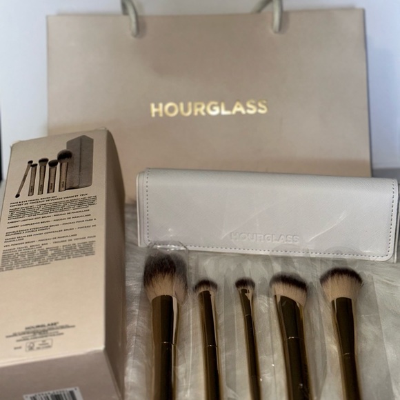 Hourglass Elegant Beige Gift Box - Picture 2 of 5